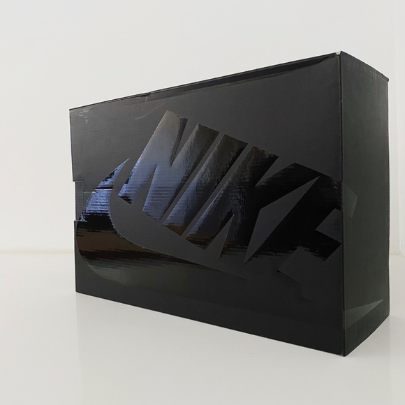 NIKE X AMBUSH AIR MAX 180 HI in White - Picture 9 of 12